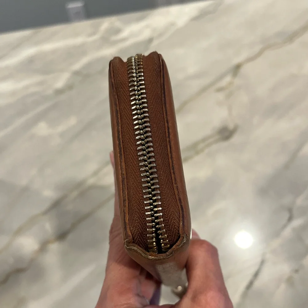 Gucci Tan Leather Wallet with Tassel - Picture 7 of 12